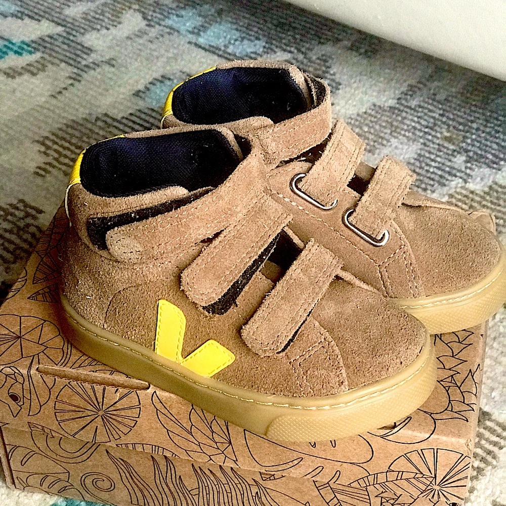 Veja Esplar Brown Suede Toddler Size 8